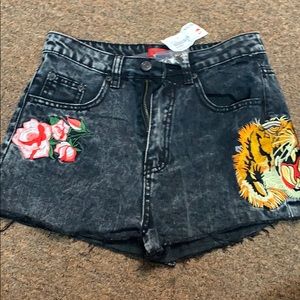 black acid washed jean shorts